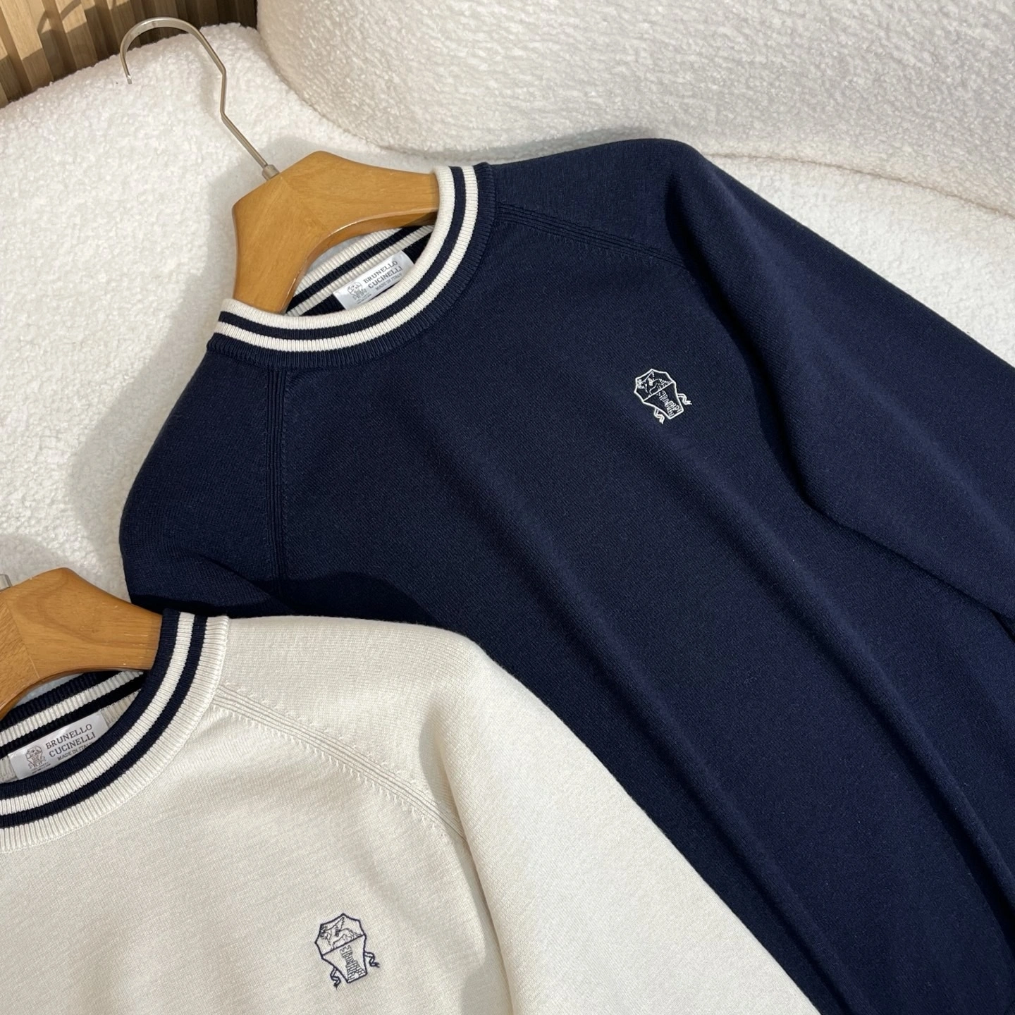 wg.luxury-- 2ru9588o wool embroidery 2colour item: E-F443J1819-2H